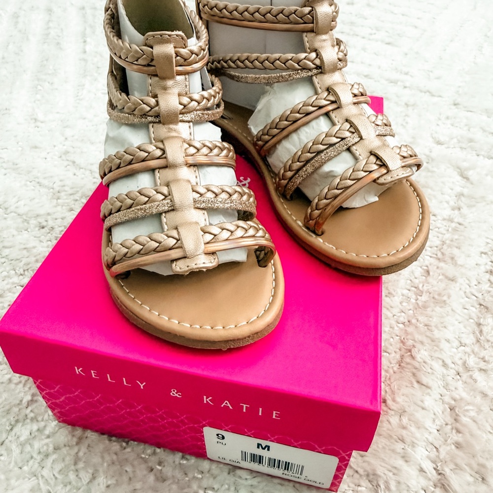 NWT - Kelly & Katie Toddler Girs Gladiator Sandal in Metalic Amber Gold - Size 9 - Picture 2 of 6